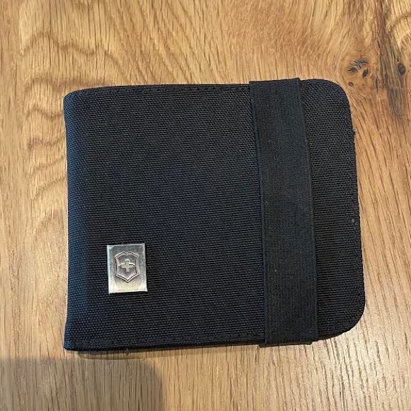 Victorinox RFID protected double fold wallet (Swiss gear affiliate) - Picture 2 of 3